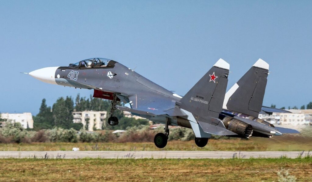 ウクライナ、クリミア半島のサキ飛行場への攻撃でロシアのSu-30SM戦闘機を撃墜、別の戦闘機も損傷か - メディア