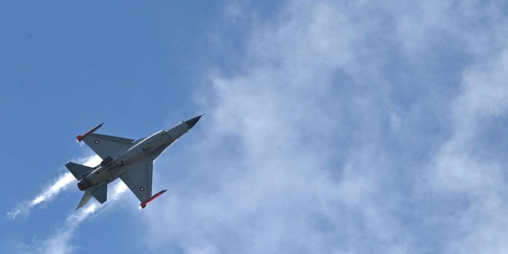 米国はウクライナにF-16に加え、先進的なミサイルと爆弾の備蓄を提供する予定：報道