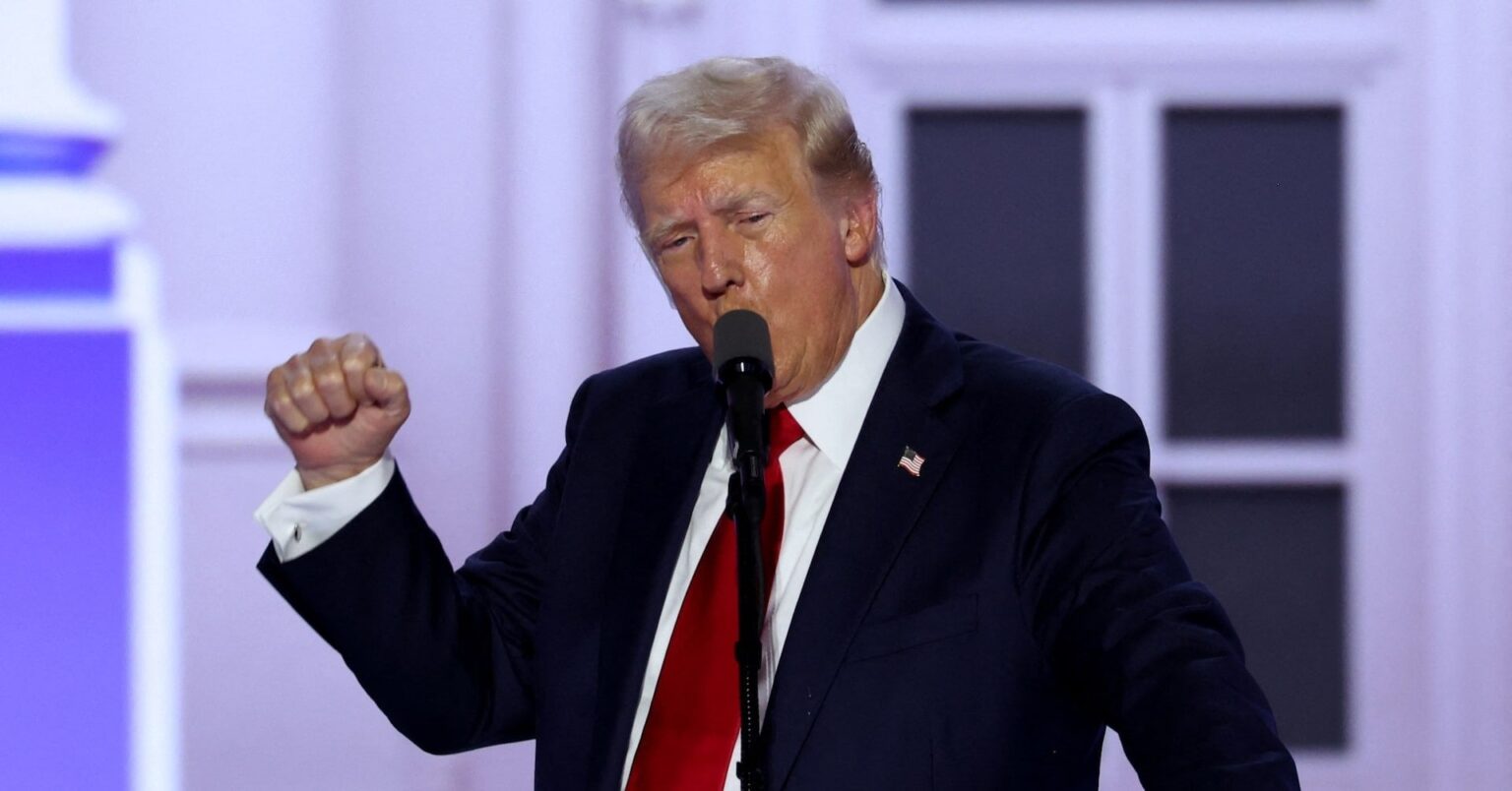 トランプ氏、ウクライナ大統領と電話会談 「戦争終わらせる」