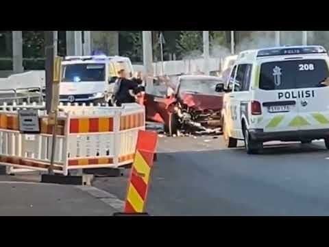 今週トーロでは、飲酒運転者が高速で衝突した。