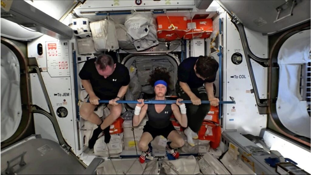 宇宙で重量挙げを再現…飛行士から五輪選手にエール「重力下で競技する大変さは想像できない」