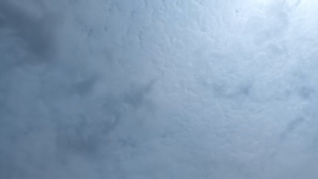 スロベニア上空のジェット機