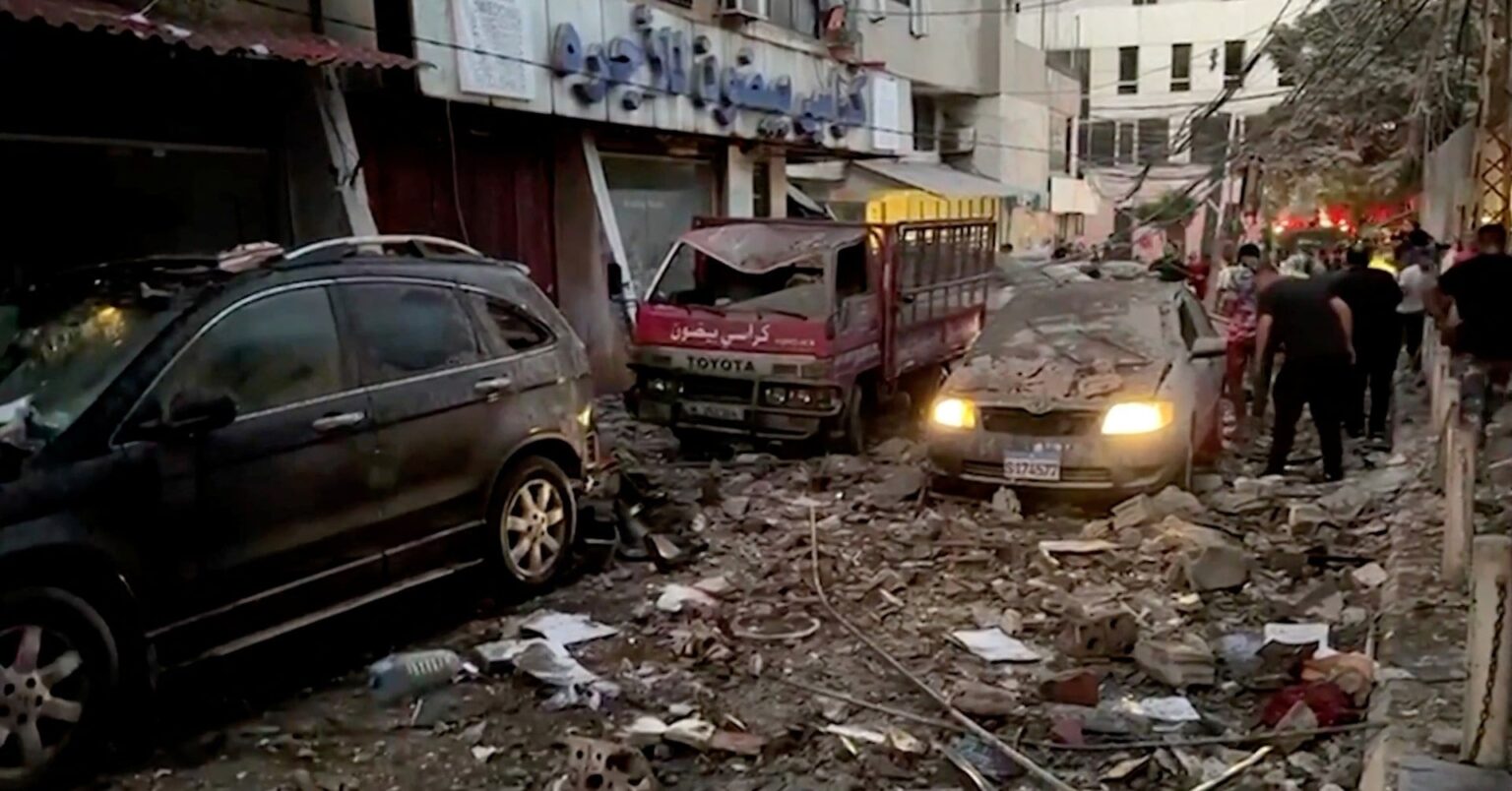 イスラエル「ヒズボラ司令官殺害」、レバノン首都に報復攻撃