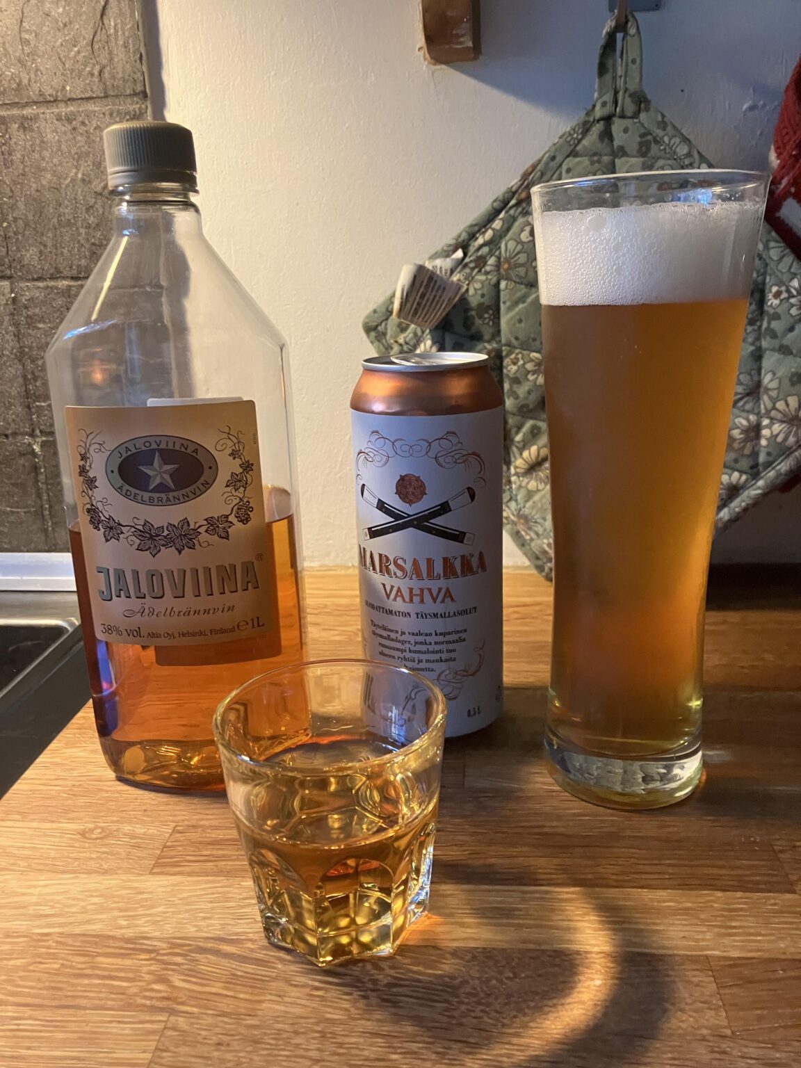 それでフィンランドに行って、おいしいお酒を買ったんです。スウェーデン産のキッピスです！