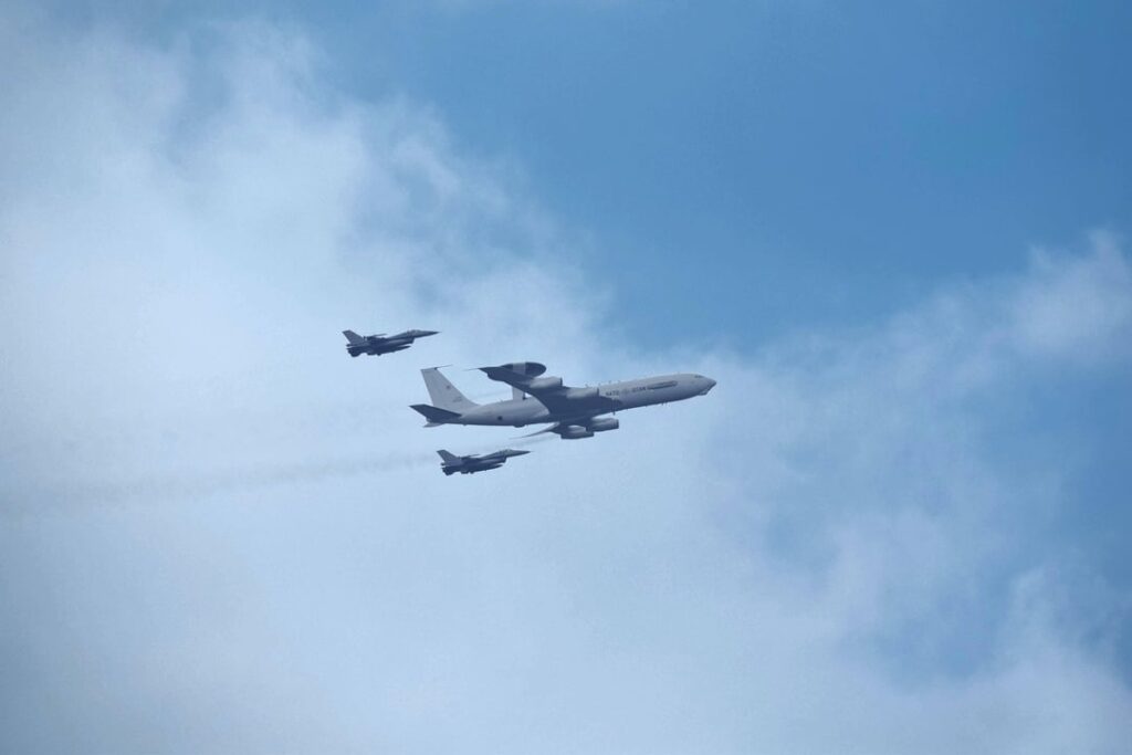 ベルギー建国記念日の航空パレード