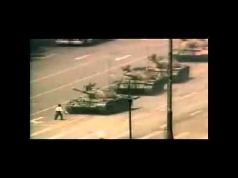 1983 年に作曲され、1987 年にリリースされたポーランドのロック ソングは、旧ソ連諸国が叫んでいる理由であり、彼らが過去に戻りたくないものである (コメントに英語の歌詞があります)