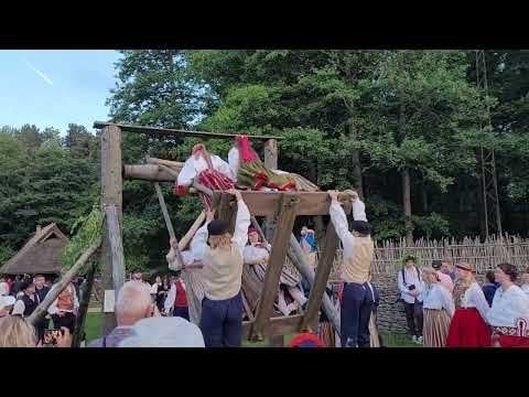 エストニアの民謡を2曲探しています