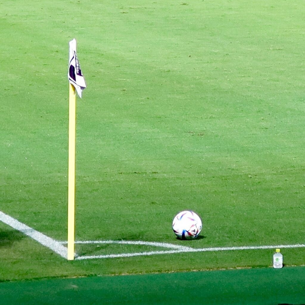 【サッカーＷ杯最終予選】「最高の組み合わせ」の日本に「これって本当に偶然？」の疑問が出るワケ【ドロワーを経験した人から『取るボールを指示された』と】