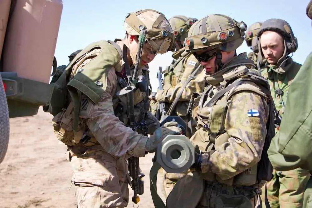 米国、フィンランドの15の軍事基地へのアクセスを取得