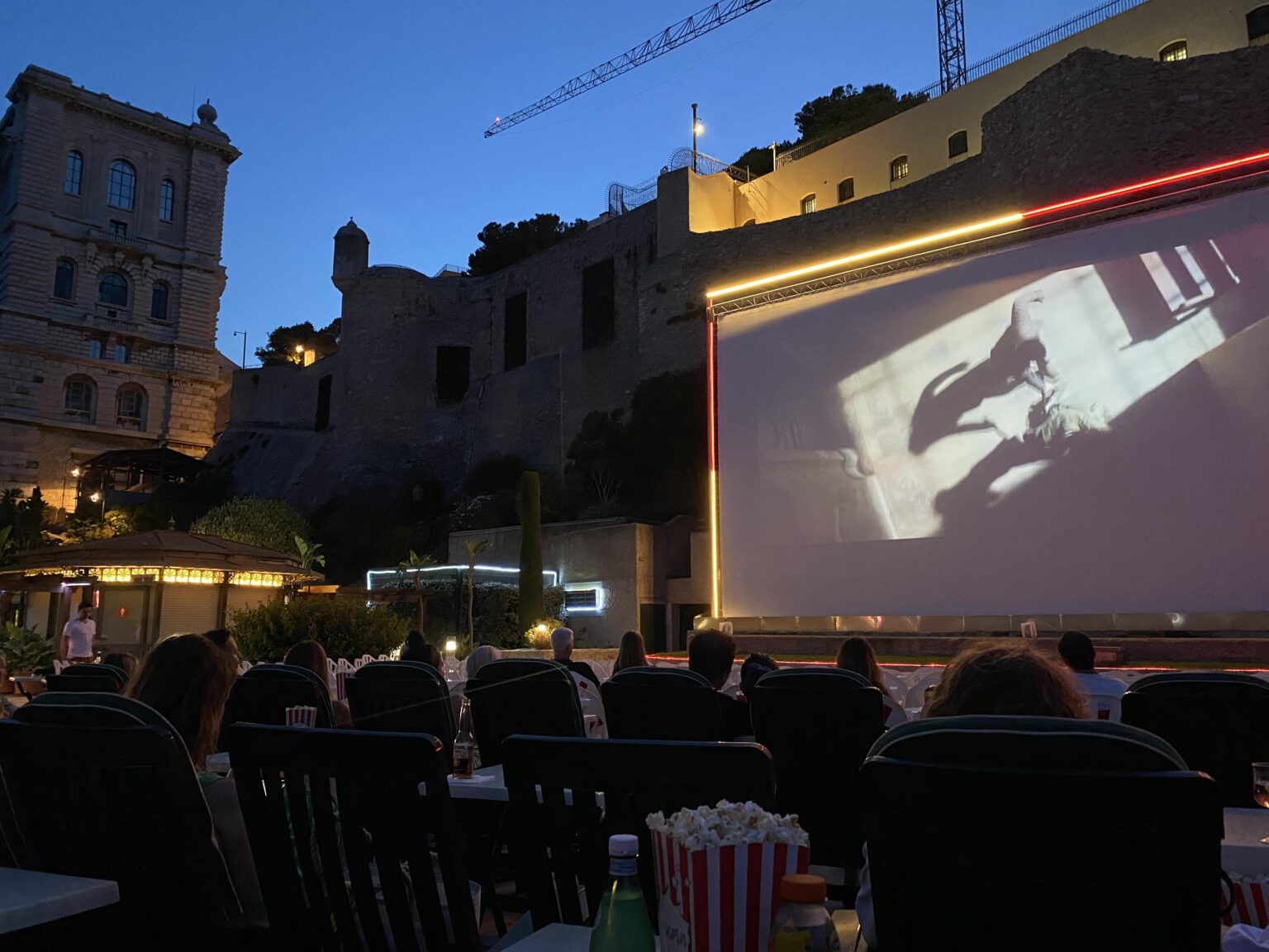 モナコ野外映画館