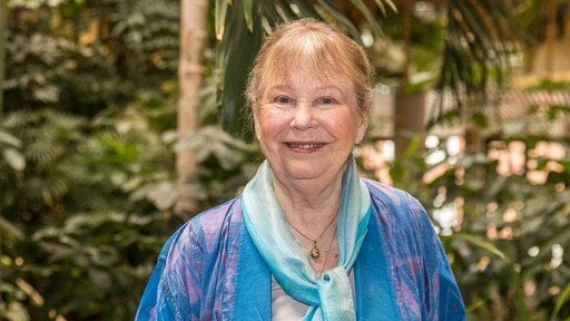 女優で歌手のヴィーテケ・ファン・ドルトさんが死去