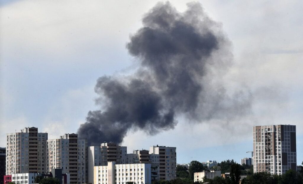 ウクライナ各地に攻撃、２０人死亡 首都にもミサイル：時事ドットコム - 時事通信ニュース