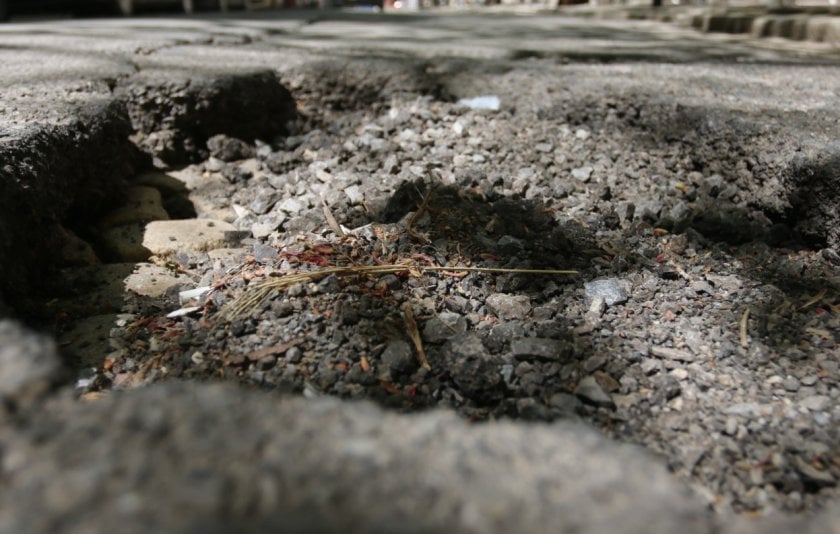 ズラトグラードのホールの記録。  - しかし、彼らはとても怠け者なので、修理しないだけでレジスター全体を作ります。