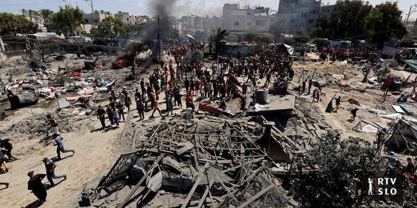 最新のデータによると、難民キャンプに対するイスラエルの空襲で90人が死亡