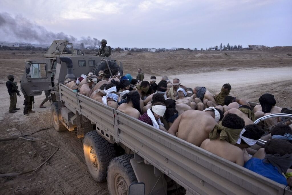 イスラエル基地に極右のデモ隊突入、収容者「虐待」疑惑の兵士逮捕が発端