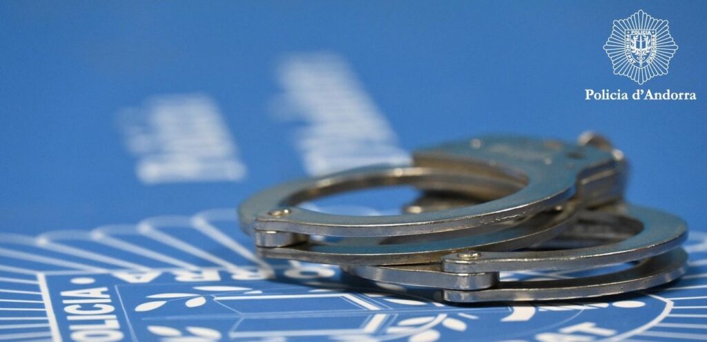 パートナーに矢を刺そうとしたとして逮捕