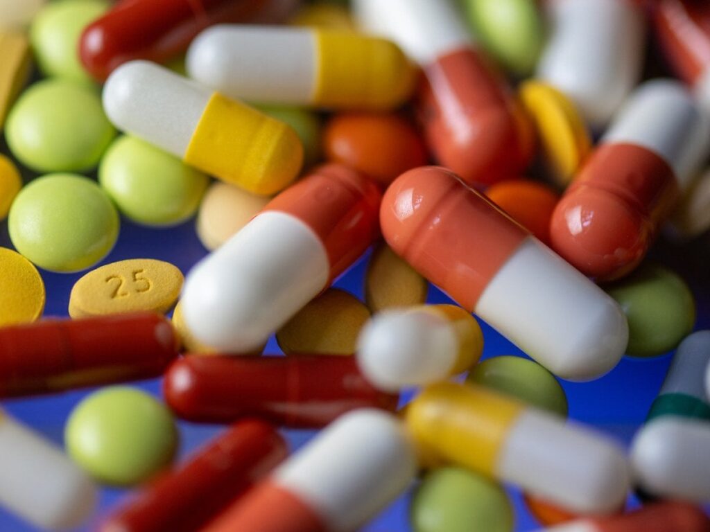 スイスの医薬品承認プロセスはヨーロッパに遅れをとっています | このシステムについてどのような経験をされましたか? スイスの医薬品承認プロセスはヨーロッパに遅れをとっています | このシステムについてどのような経験をされましたか?