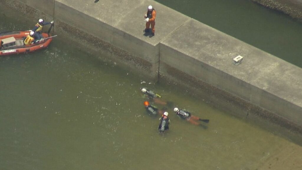 13歳の女子中学生を海底で発見 病院で死亡が確認 海水浴場で「流されたかもしれない」と通報 消防などが捜索 広島県坂町