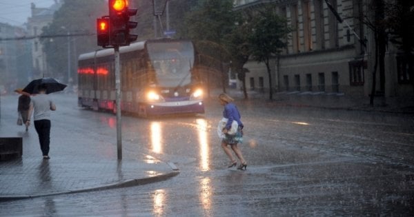 リガ在住者およびリガで働く人々へ - 明日の赤色警報