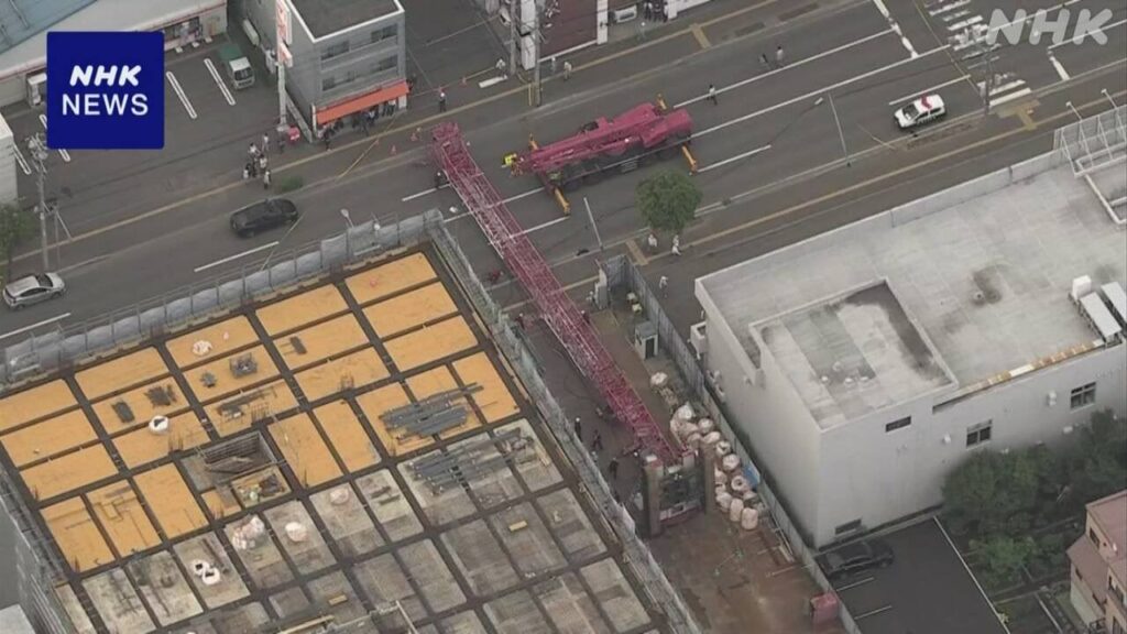 札幌 工事現場でクレーン車倒れ道路ふさぐ 運転手が腰の痛み