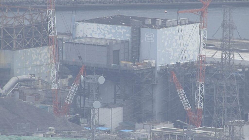 原因はパイプの「接続順」誤り　燃料デブリ試験的取り出し、きょうの着手断念　福島第一原発2号機　東京電力