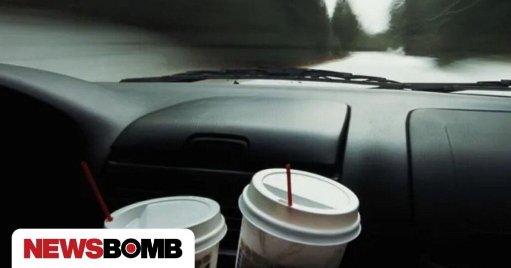 車の中でコーヒーを飲むのはもうやめましょう – 罰金はいくらですか?