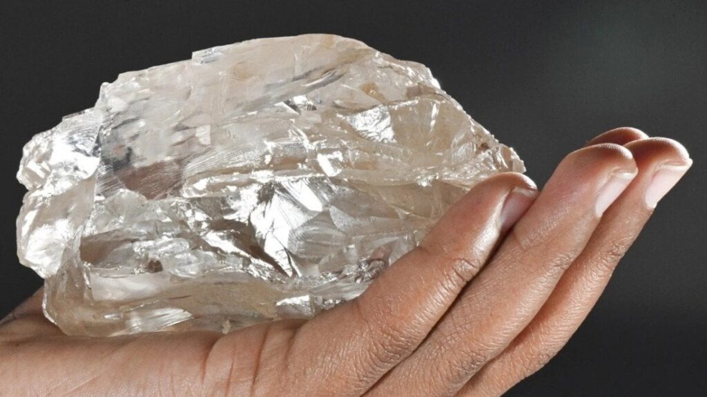 ２４９２カラットの巨大ダイヤ発見、史上２番目か ボツワナ