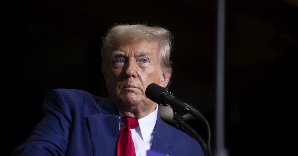 トランプ陣営は、彼の衝撃的な中絶発言を必死に撤回しようとしている