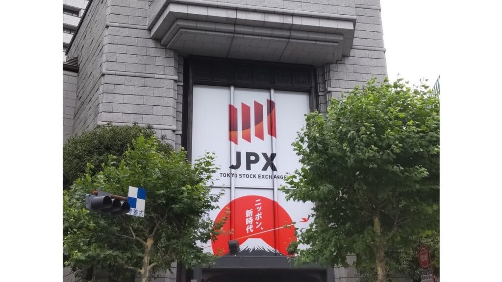 日経平均、一時史上最大の３４００円超上昇…大阪取引所ではサーキットブレーカー発動