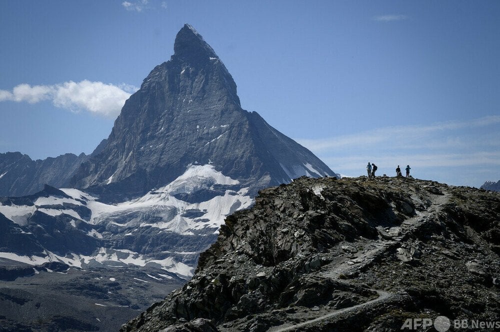 名峰マッターホルンで1000メートル滑落、登山者2人死亡 スイス