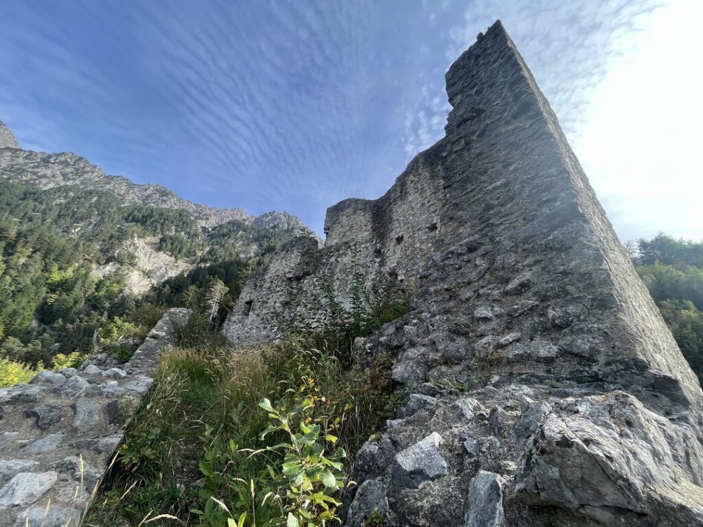 「ワイルドキャッスル」ハイキング。