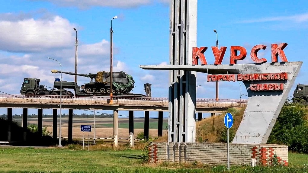 ウクライナ軍がロシアのクルスク地方に大胆に侵攻し、キエフ軍は数十の村を占領し、数百人の捕虜を捕らえ、数万人の民間人を強制的に避難させた。これは第2次世界大戦以来、同国に対する最大規模の攻撃となった。