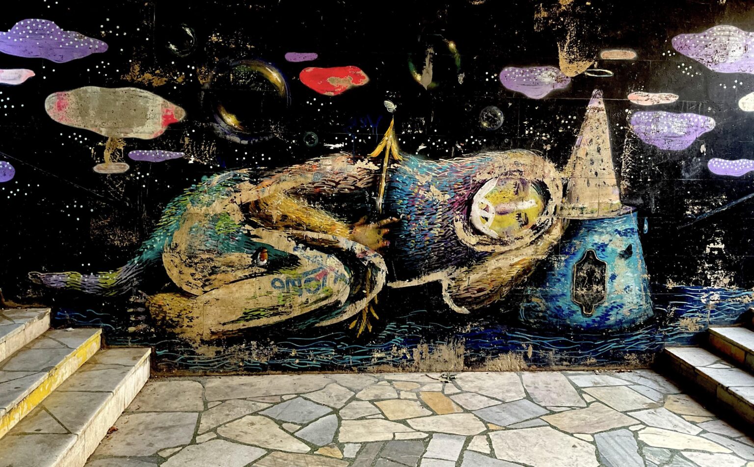 ヴァルナでは、このストリートアート作品が大好きです。何かご意見やコメントはありますか?