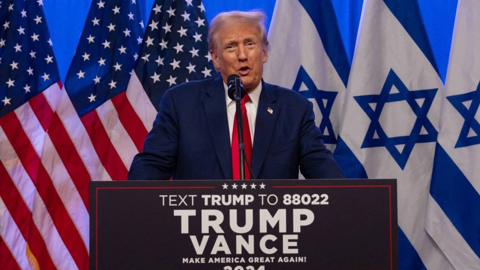 トランプ大統領、億万長者の寄付者に贈った勲章は軍の名誉勲章より「はるかに優れている」と発言