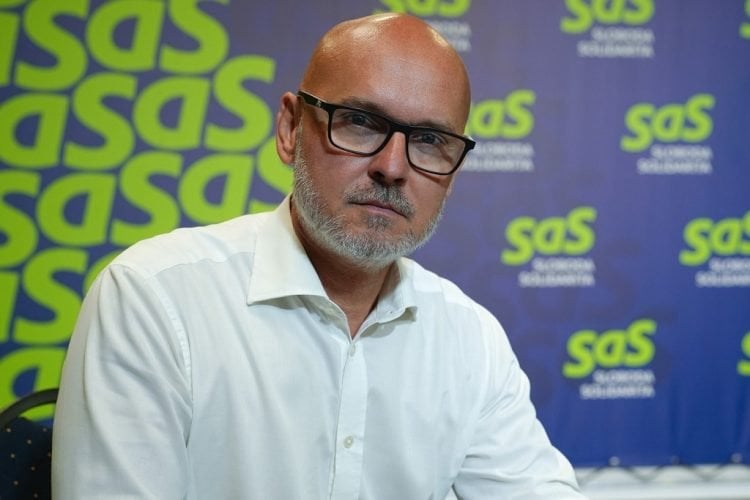 SaS は右翼ブロック構想を確立しますが、ODS、フォーラム、モドリが参加し、反対派は最終的に灰の中から立ち上がるのでしょうか?