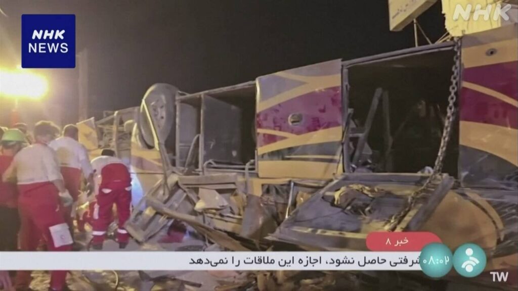 イラン 巡礼に向かっていたバスが横転 28人死亡か
