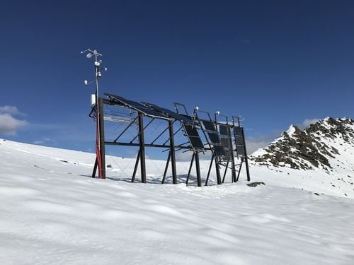 冬のエネルギー生産 - アルパイン太陽光発電