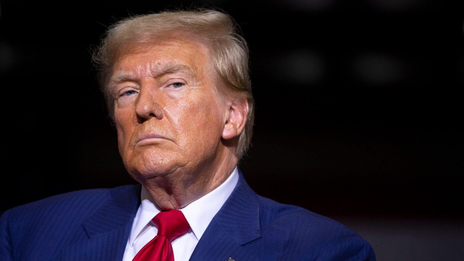 トランプ大統領、アーリントン墓地論争の責任はゴールドスター一家にあると示唆