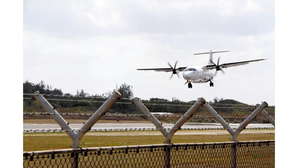 フライト時間１０分、「日本一短い」飛行機の定期路線に繰り上げ…眼下に迫るサンゴ礁 奄美―喜界路線