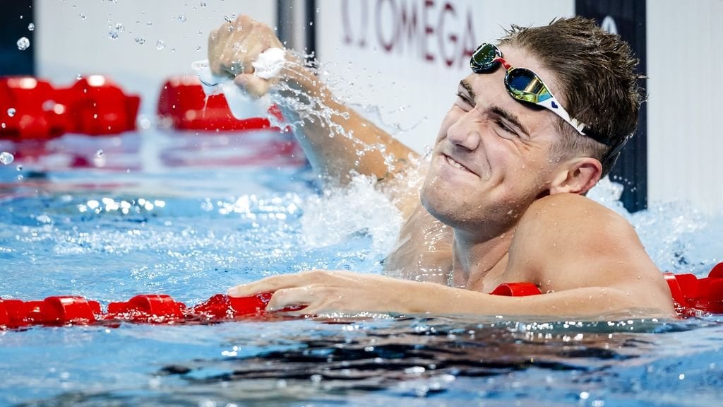 水泳選手コルボーが200メートル平泳ぎで意外にも銅メダル獲得：「カミンガのおかげ」
