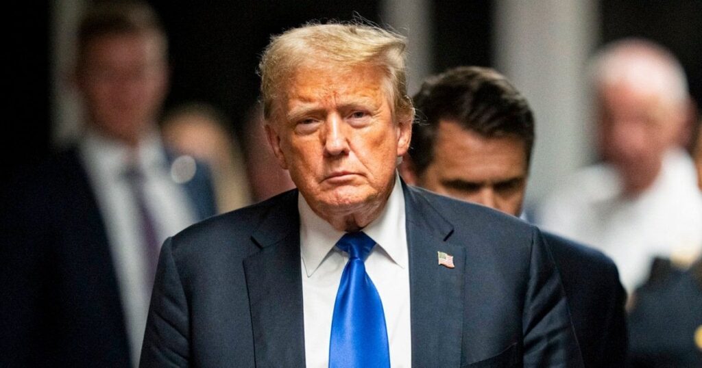 最高裁の免責判決を受けて、トランプ大統領は連邦選挙介入事件で再び起訴された