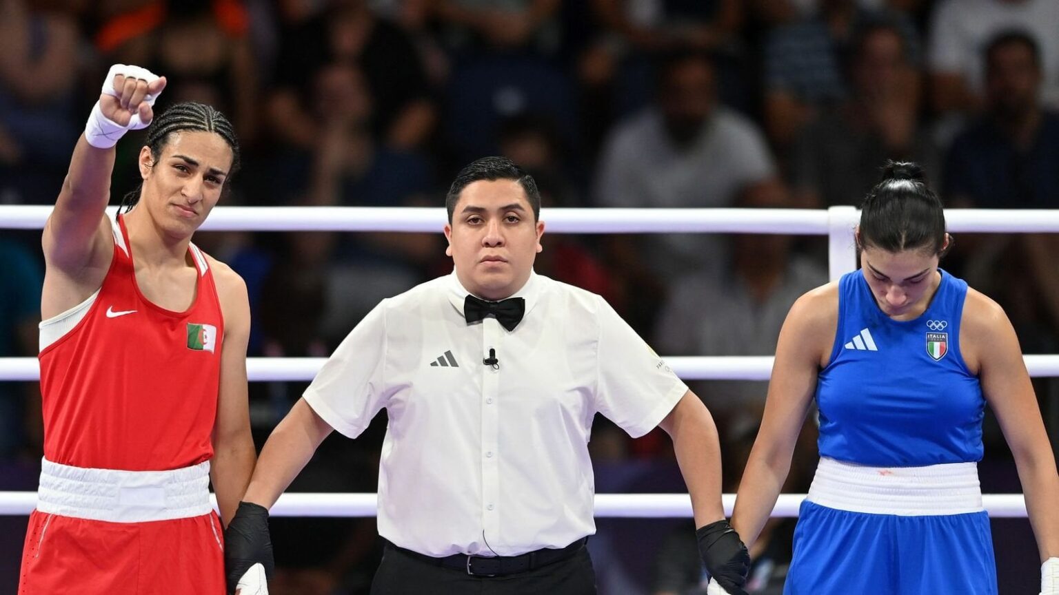 フィールド外：権力者が女子スポーツに関心を持つとき - Visir