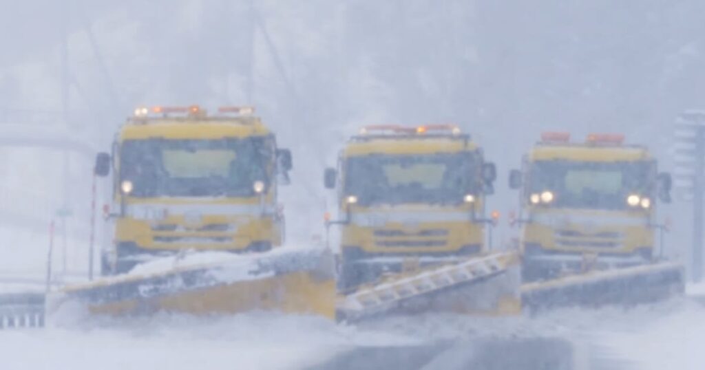 NEXCO中日本、除雪車の自動運転へ実証実験 新東名で