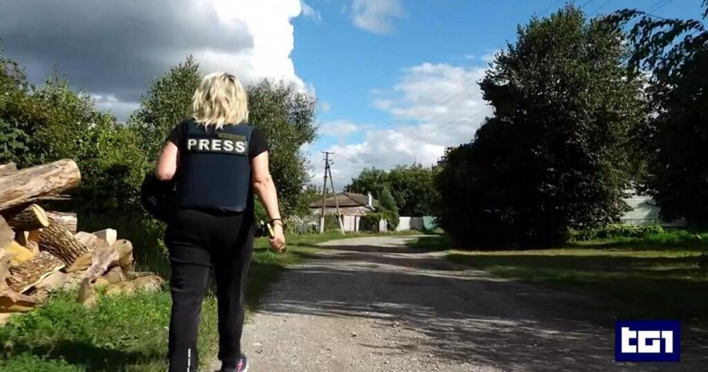 ロシアはイタリア大使を召喚し、クルスクに入ったRAIジャーナリスト2人を「不法にロシア国境を越えた」として刑事訴追したいと考えている。