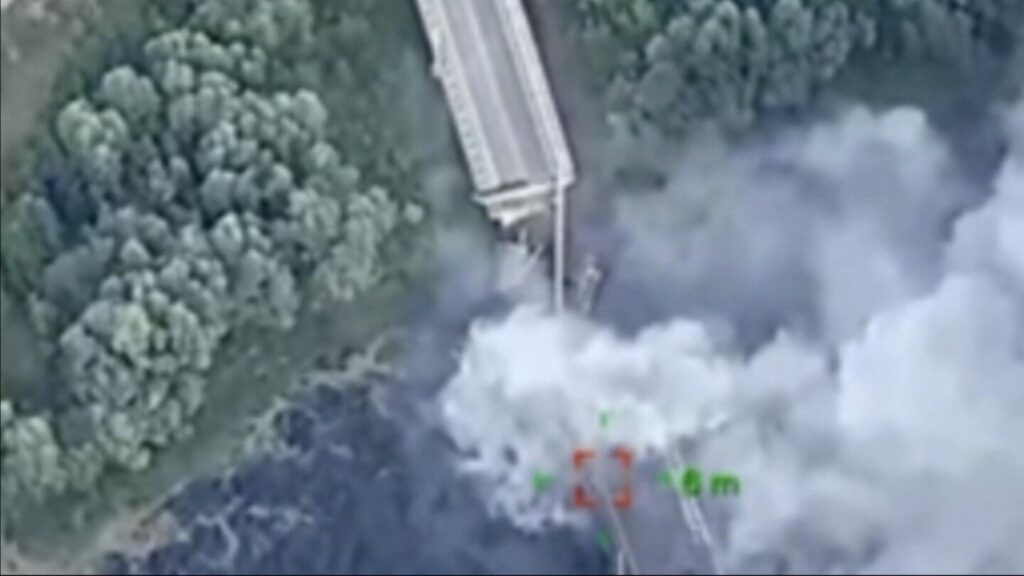 ウクライナ軍がロシアのクルスク地域の2つの主要橋を攻撃、おそらく駐留の意思を示すものと思われる