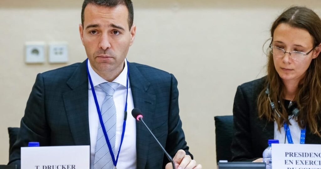 スロバキア、ヴァズラジダンと同様のLGBT法の導入を拒否
