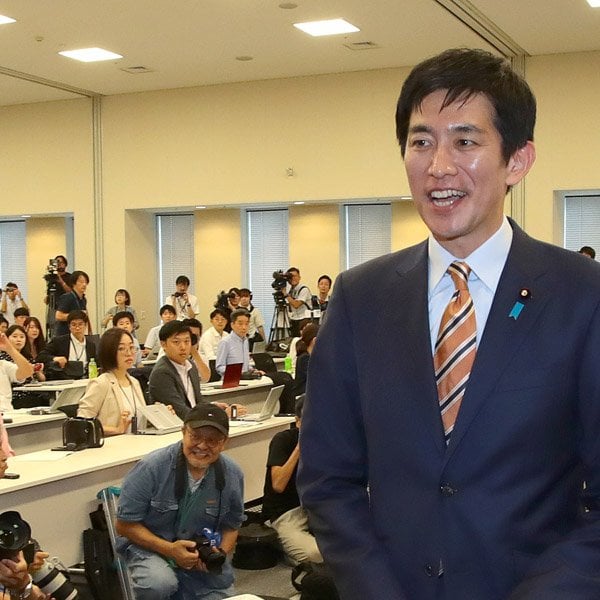 小林鷹之氏と旧統一教会のズブズブ…総裁選出馬会見で突っ込まれ“逃げ”のトーンダウン ― 有力な支援者に複数の統一教会関係者
