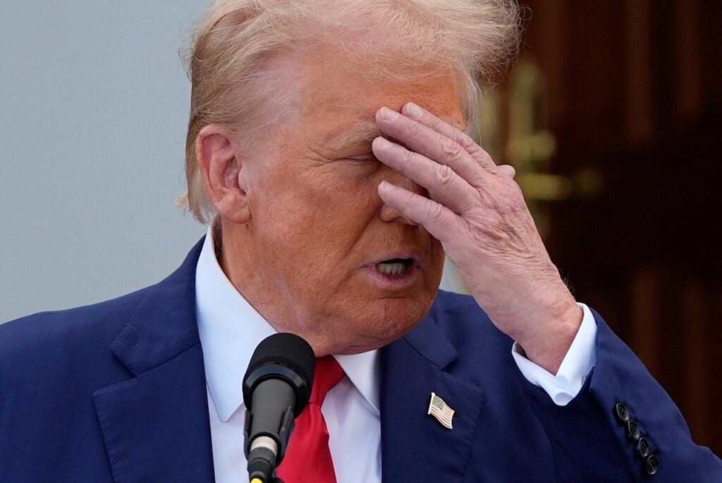 フルーツループを傍らに置き、トランプ氏はココアパフのパフォーマンスに再び拍手喝采