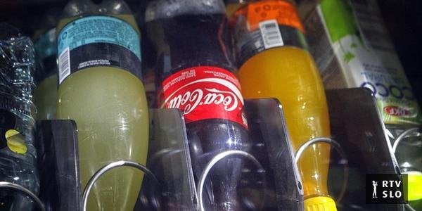 政府の提案により、砂糖を添加した飲料には軽減税率が適用されなくなります