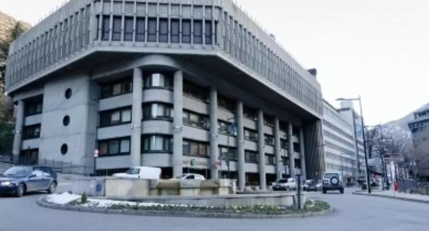 サルモネラ菌の存在により、「フエト・イベリック・エクストラ」のバッチをリコールしている